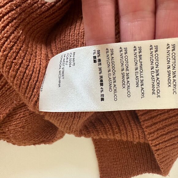 Size S Oversized Copper Orange Sweater. Good condition - no holes, wear, stains - Picture 6 of 7